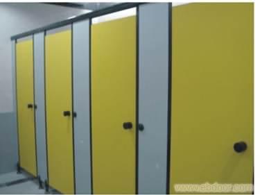 成都哥德裝飾建材 專業打造高品質衛生間隔斷，一站式設計安裝服務